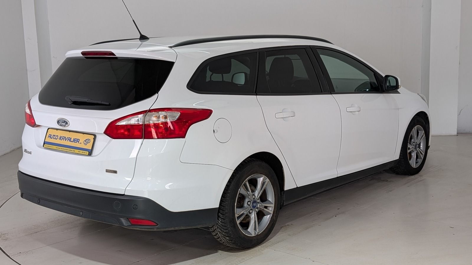 Fahrzeugabbildung Ford Focus Turnier 1.0 EcoBoost * SHZ * AAC. * FH Tre