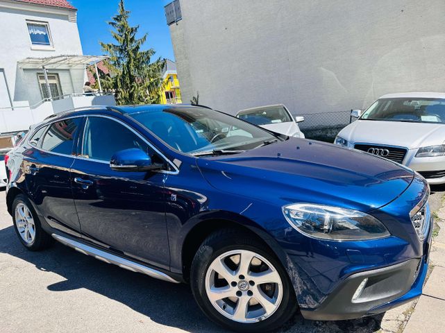 VOLVO V40 CC