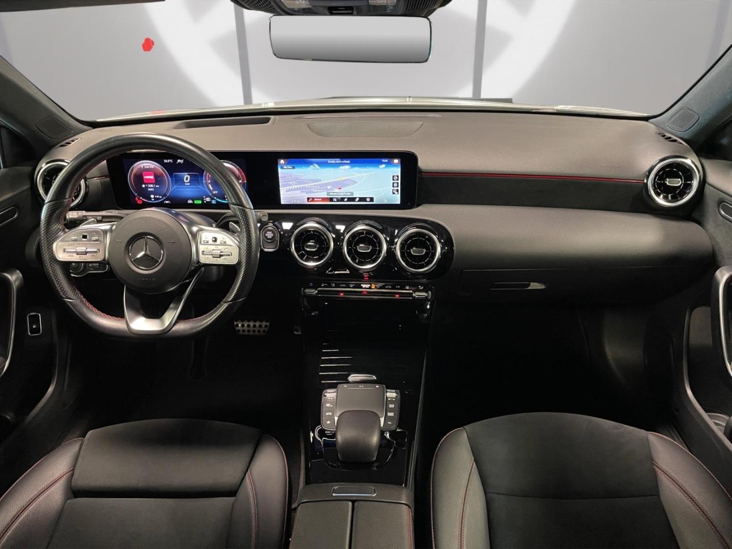Mercedes-Benz A 250 e AMG*AHK*PANO*RFK*NAVI*LED