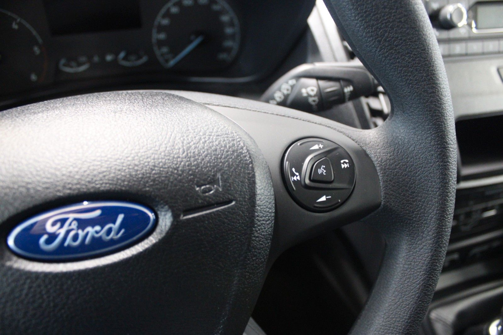 Fahrzeugabbildung Ford Transit Connect TREND L1 KLIMA 3-Sitzer PDC AHK