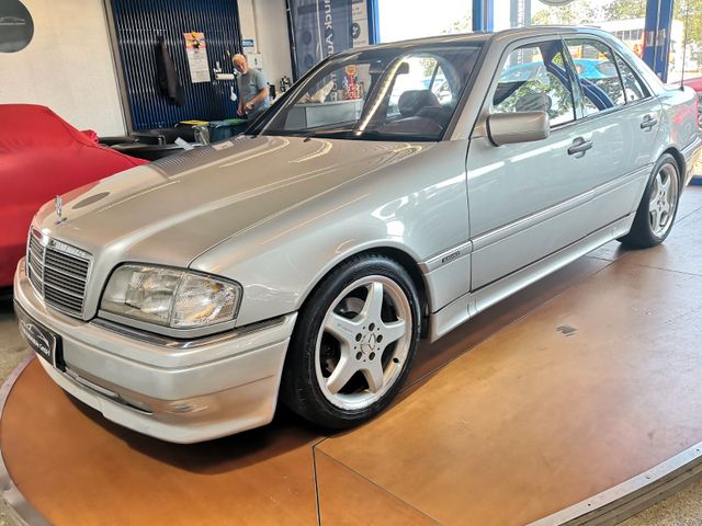 Mercedes-Benz C 180/AMG Paket/Automatik/Schiebedach/