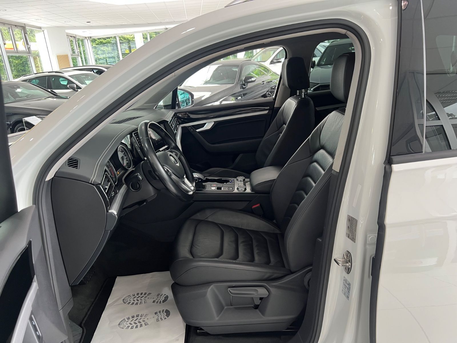Fahrzeugabbildung Volkswagen Touareg 3.0 TDI 4Motion *VOLL-LEDER*LED*4x SITZH