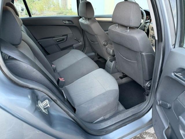 Opel Astra 2007 — photo 8