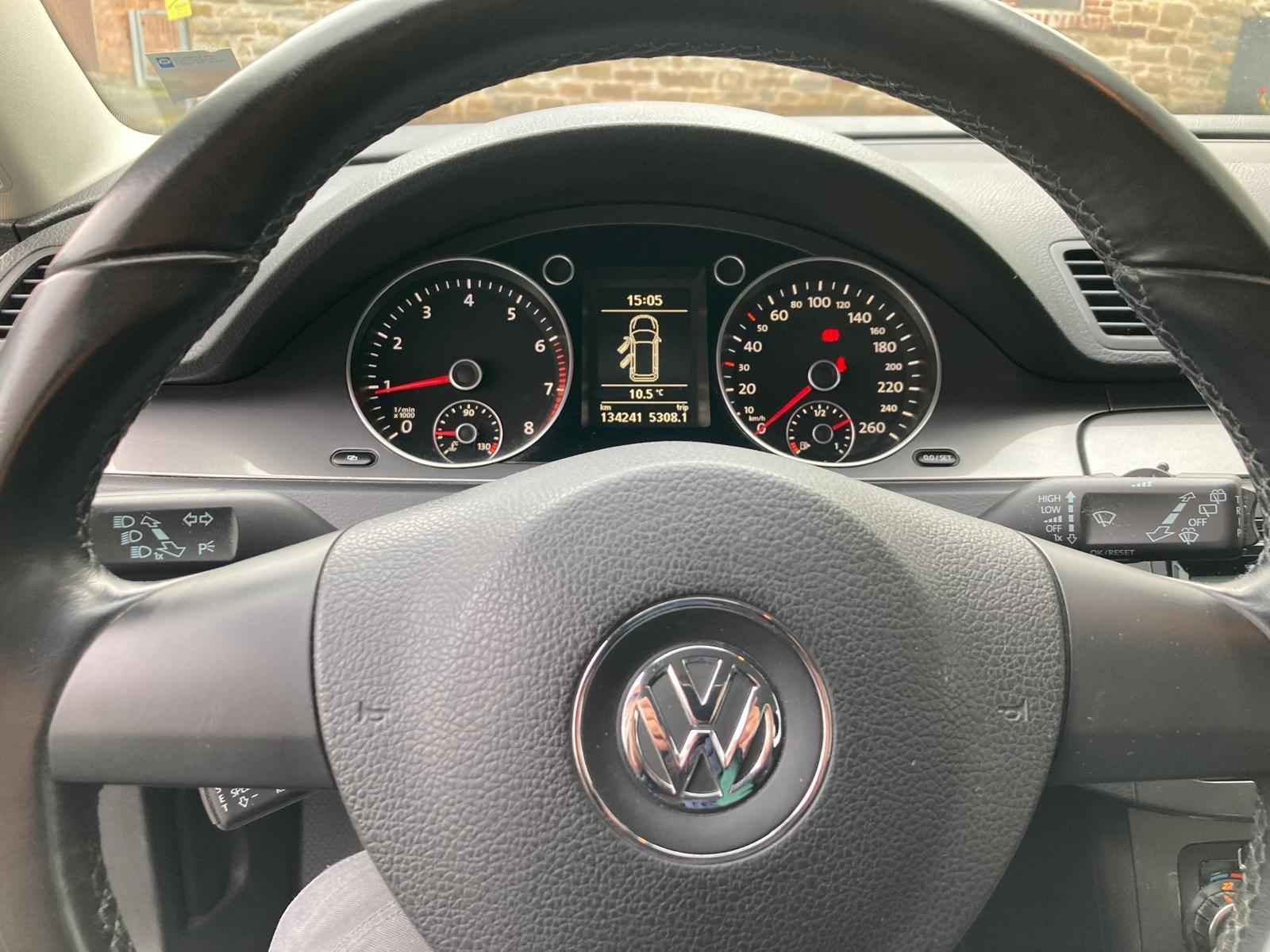 Volkswagen Passat 2010 — photo 9