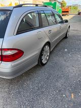 Mercedes-Benz E 500 T AVANTGARDE 7 Sitzer Automatik 7 Gang  - gebrauchte Mercedes-Benz E 500 aus dem Jahr 2005