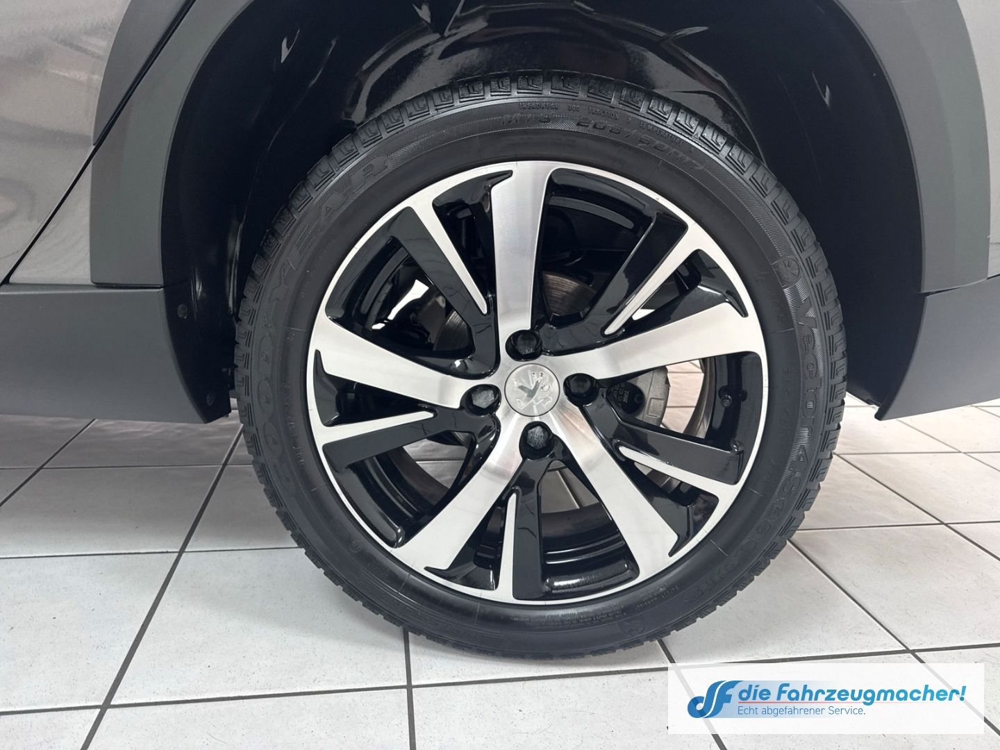Fahrzeugabbildung Peugeot 2008 GT-LINE Allure Panorama Navi Leder ACC 2-Zo