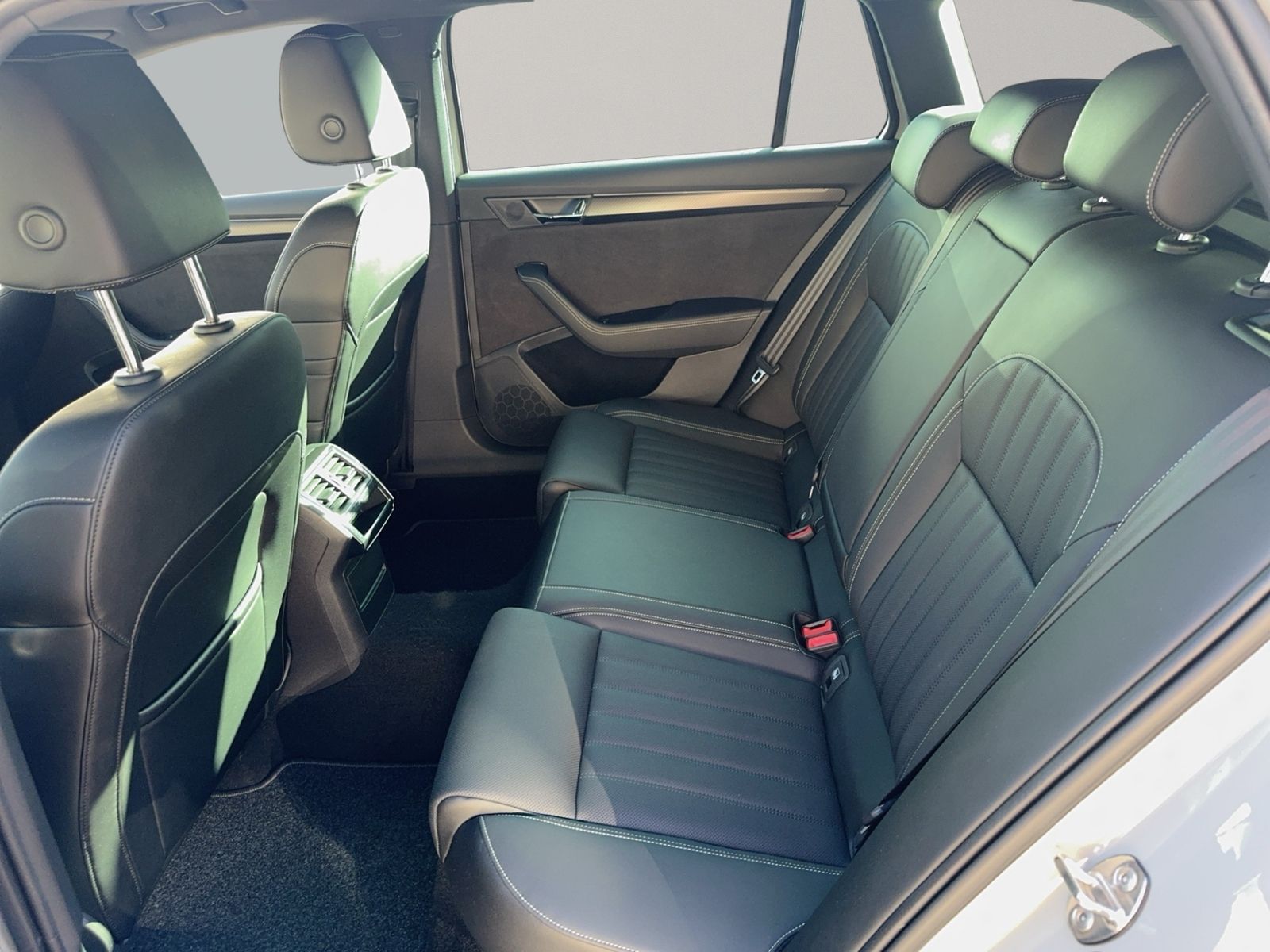 Superb CombiI 2,0 TSI Sportline 4x4, Standheizun