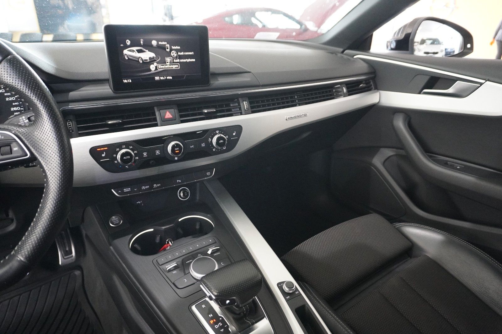 Fahrzeugabbildung Audi A5 Sportback 2.0 QUATTRO S-LINE NAVI/LED/SHZ/AHK