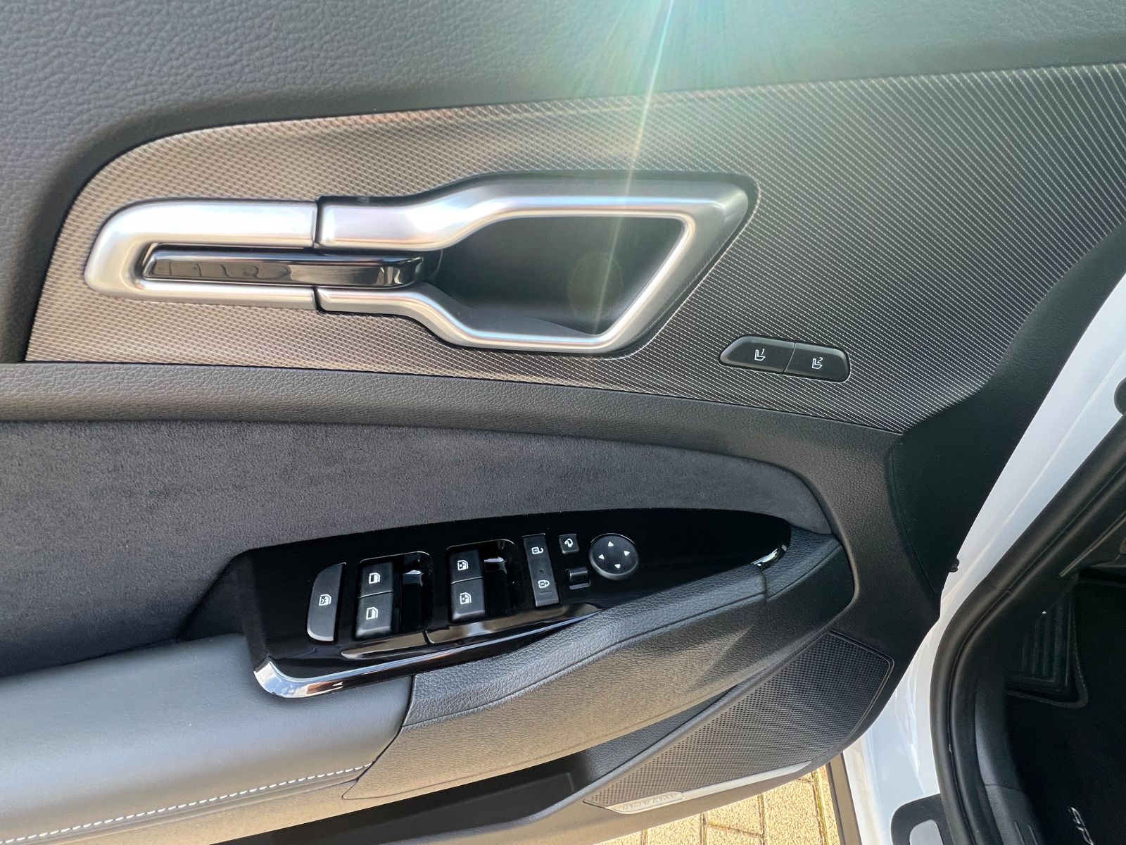 Fahrzeugabbildung Kia SPORTAGE 1.6T PHEV GTL SD GD DRIVE SOUND