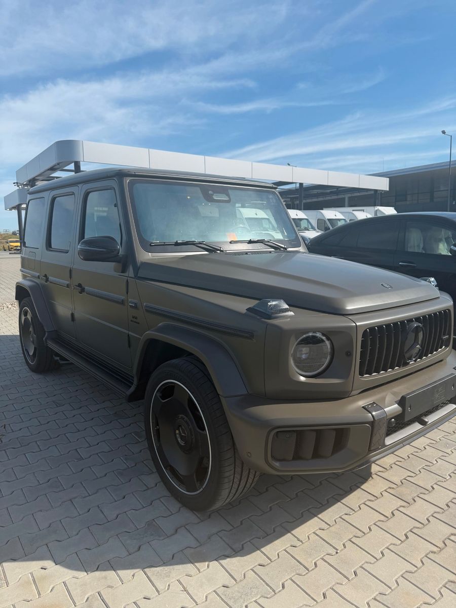 Mercedes-Benz G 63 AMG MY27 /FULL CARBON / REAR TV/A22
