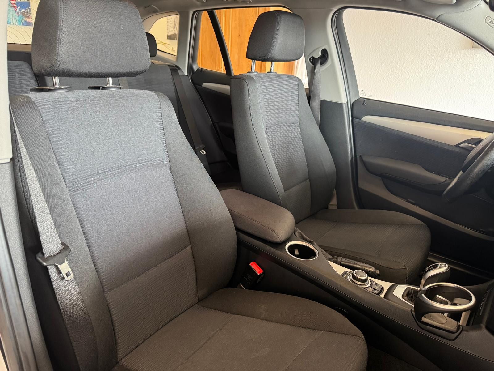 Fahrzeugabbildung BMW X1 18 d xDrive /NAVI/XENON/ALLRAD/GARANTIE