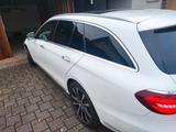 Mercedes-Benz E 400 d 4MATIC T Autom. - - Mercedes-Benz E 400 mit Diesel-Antrieb: Kombi