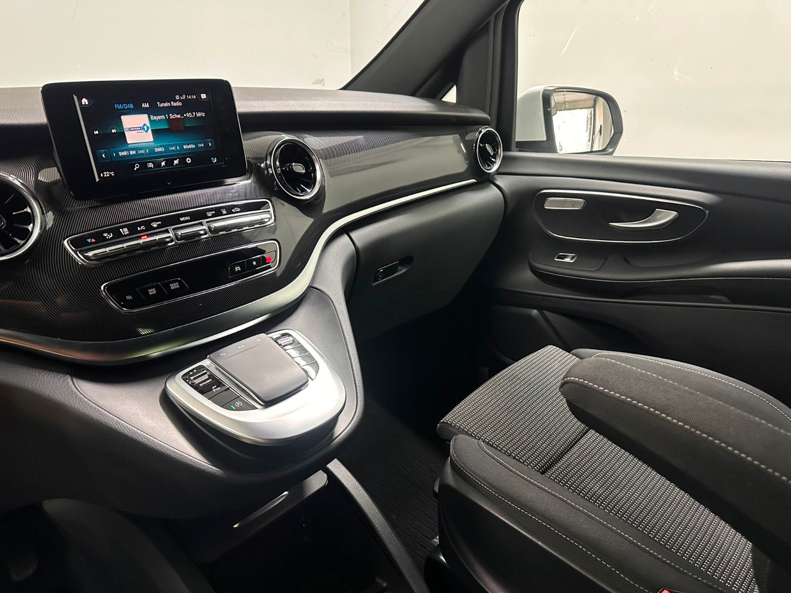 Fahrzeugabbildung Mercedes-Benz V 220 d Aut. EDITION kompakt*6-Sitz*DISTRO*SDH*