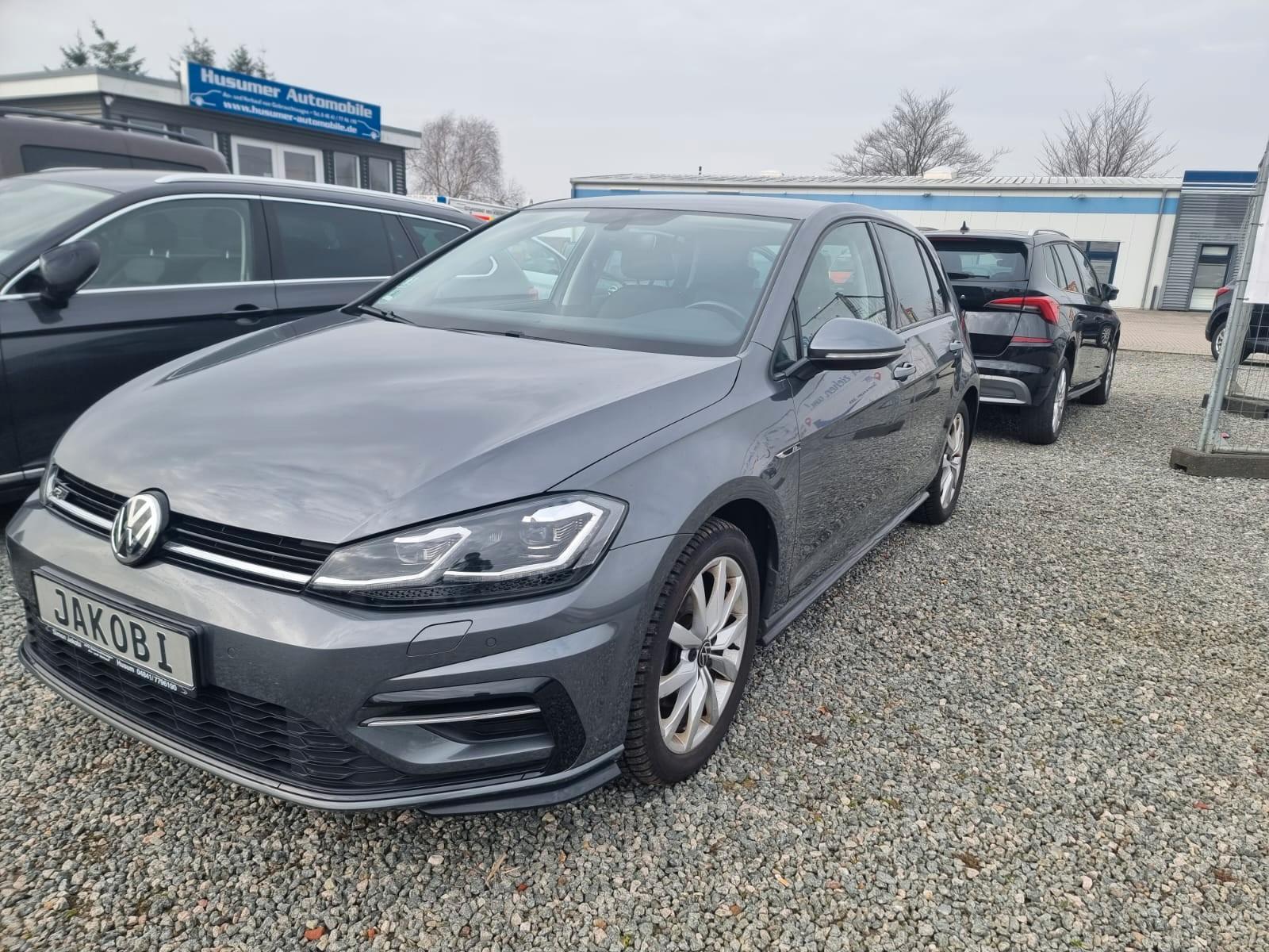 Volkswagen Golf VII 1.5 Highline R-Line Front Assist NAVI