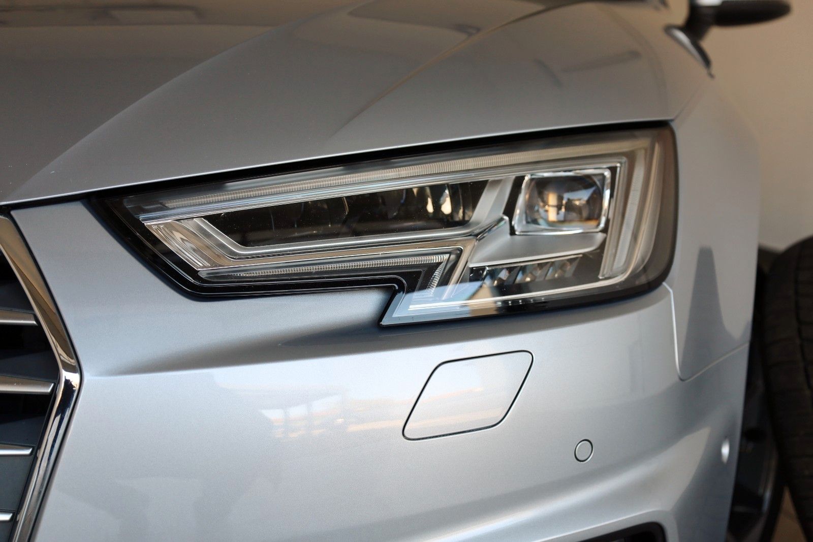 Fahrzeugabbildung Audi A4 Avant 45 TFSI S Line Leder,Navi,LED,Panorama