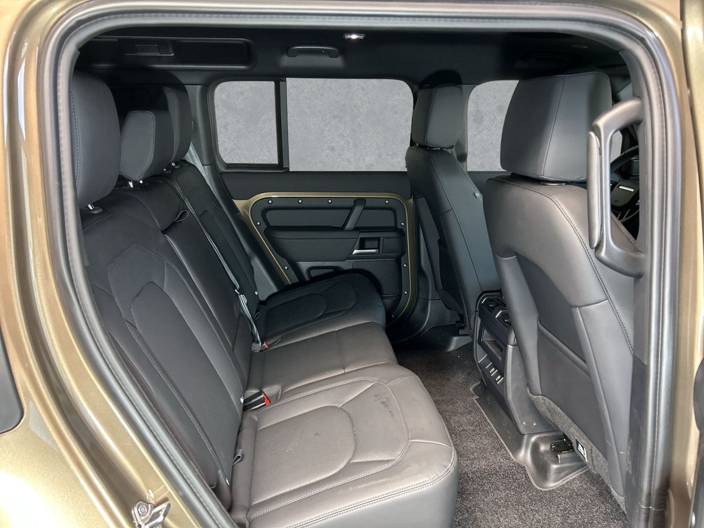 Land Rover Defender 110 D200 X-Dynamic SE Pano AHK Winterpa foto 5
