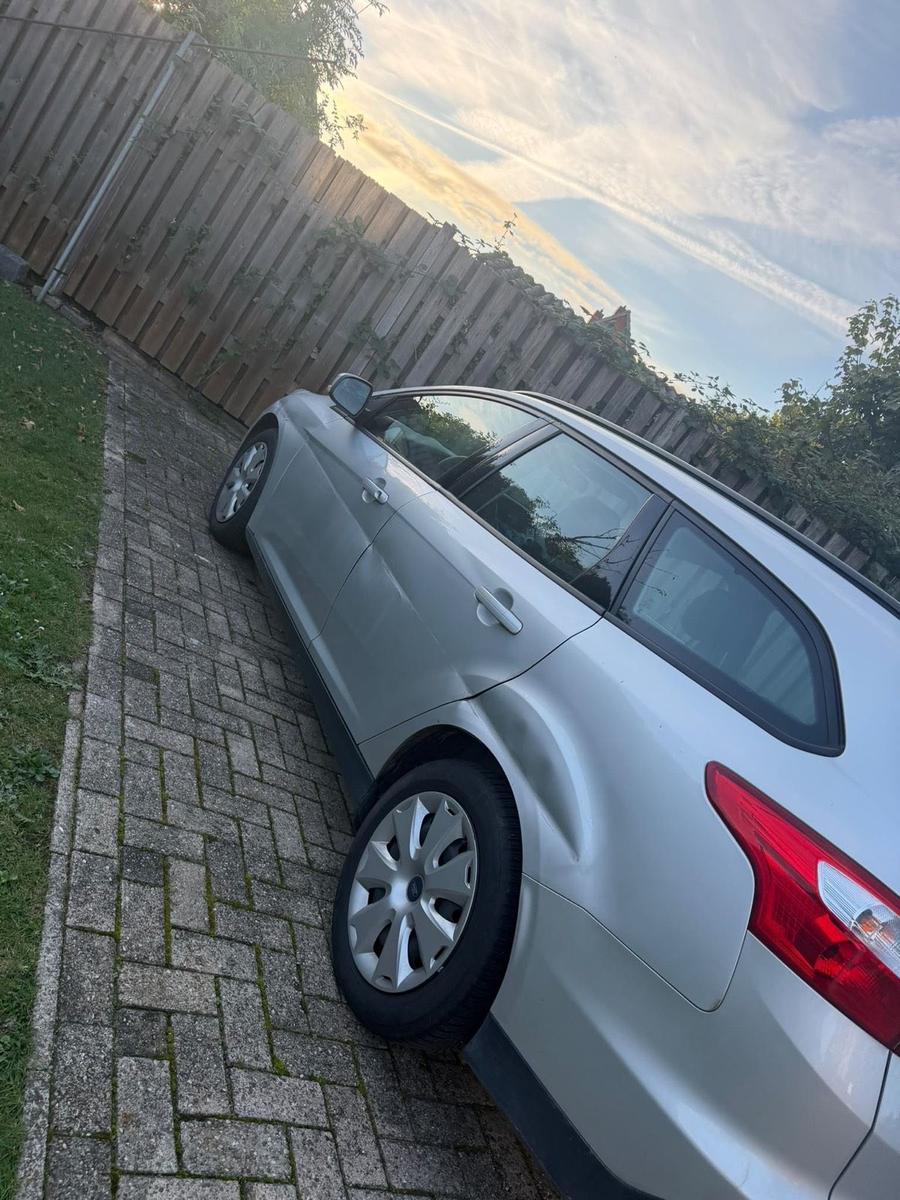 Ford Focus 2014 — rear view