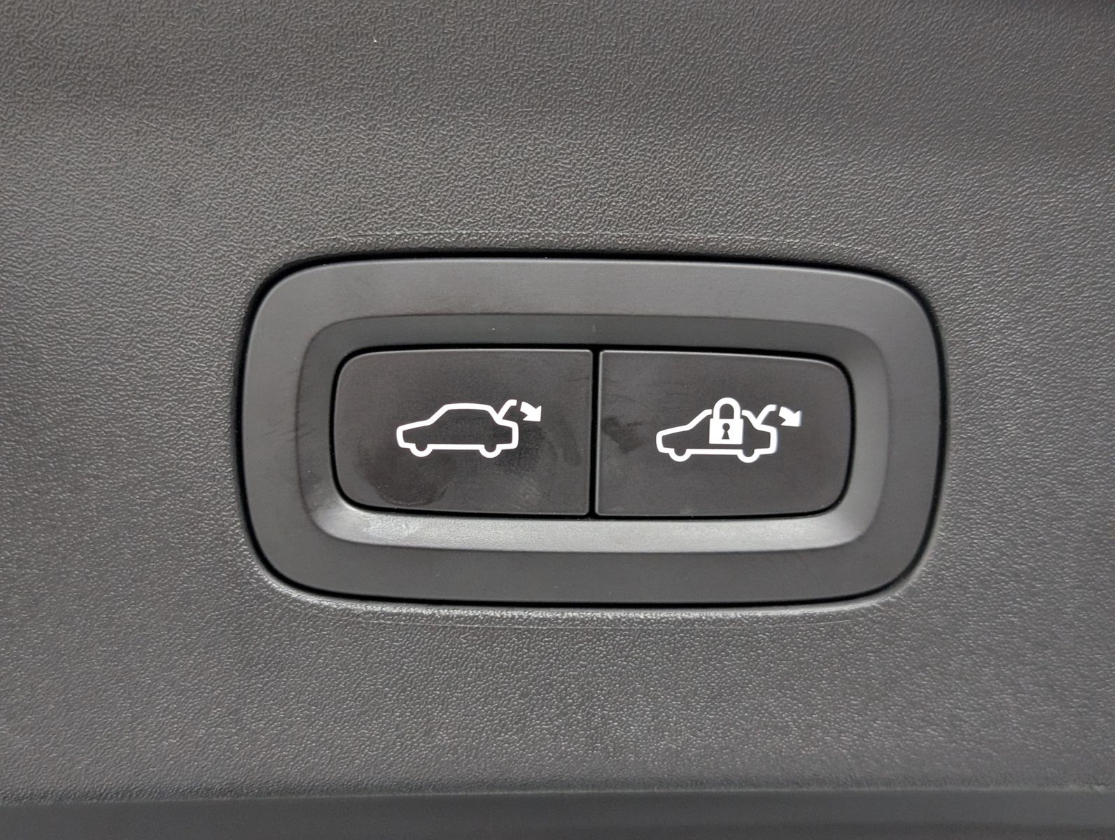 Fahrzeugabbildung Polestar 2 Range SoH 94% PILOT PLUS-PK PANO LED H&K WÄRME