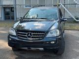 Mercedes-Benz Mercedes ML 320 - Mercedes-Benz ML 320 in Duisburg