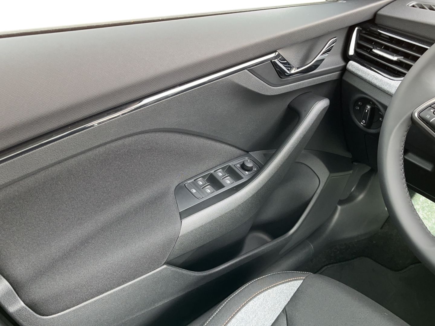 Scala DRIVE 1.0 TSI 85 kW 7-Gang DSG-Verfügbar a