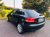 Audi A3 8P 1.6 Benziner - Audi A4 aus 2004: 1.8