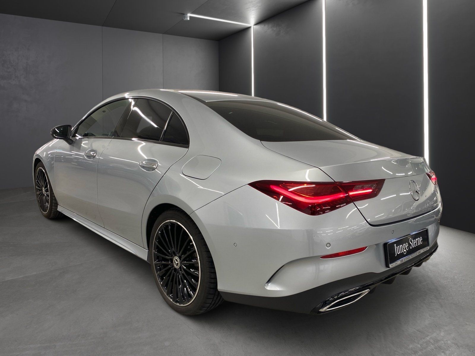 Fahrzeugabbildung Mercedes-Benz CLA 200 AMG*Pano*Burmester*Night*20"*Totwin*Memo