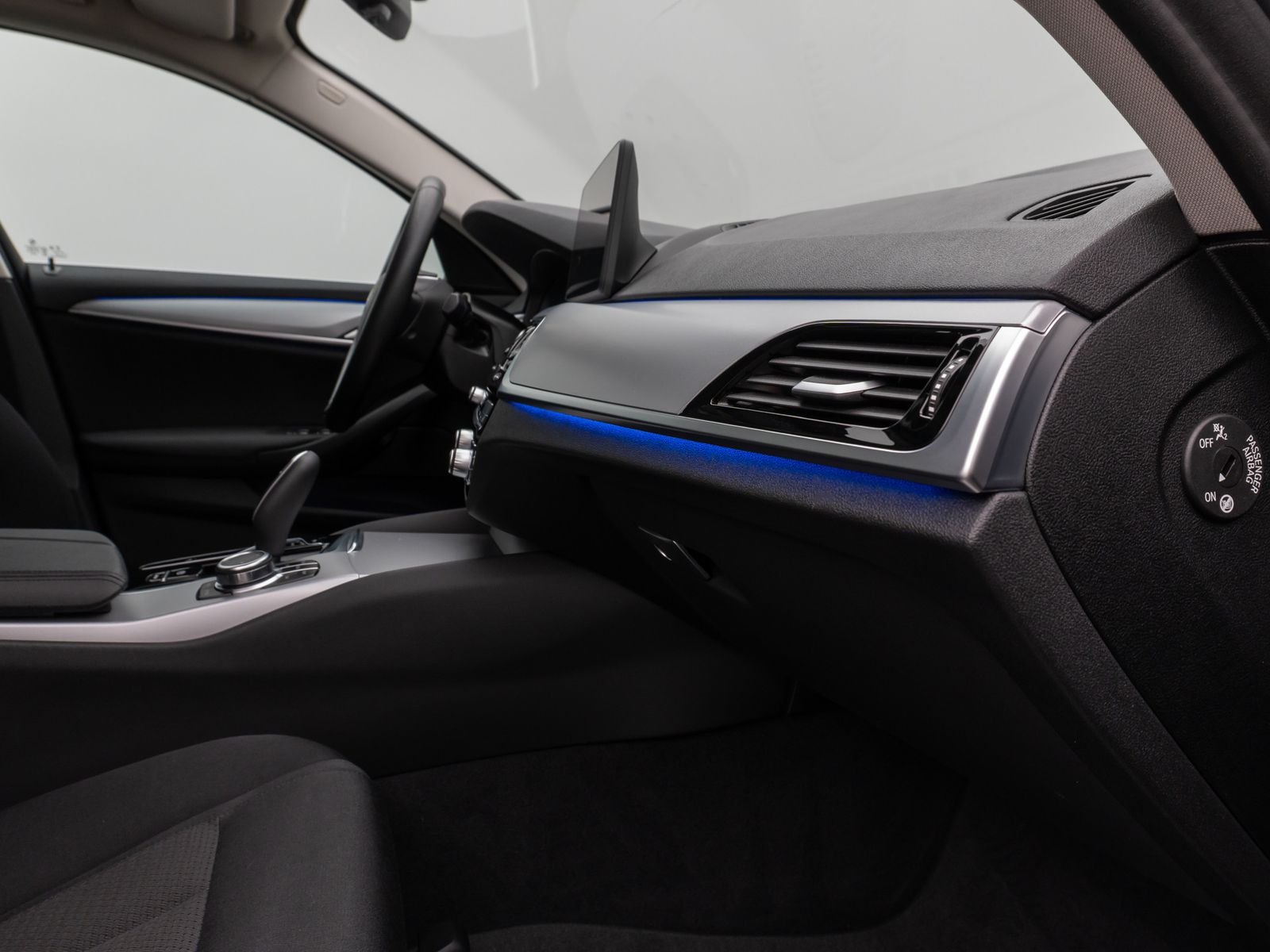 Fahrzeugabbildung BMW 520d Kamera HiFi HUD DAB WLAN Komfort Alarm AHK