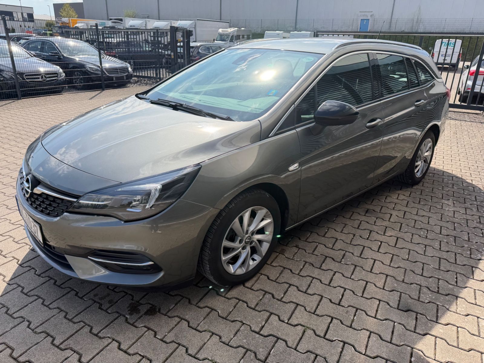 Fahrzeugabbildung Opel Astra K Sports Tourer Elegance 1.4 Autom.