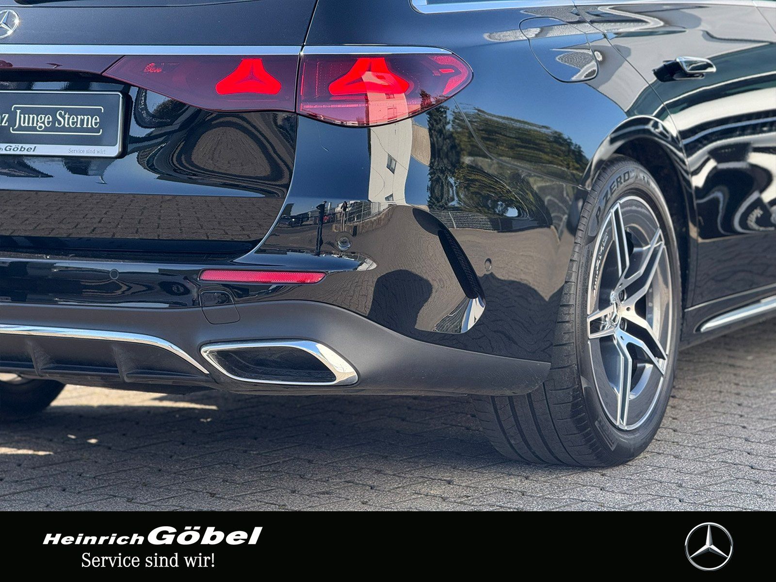 Fahrzeugabbildung Mercedes-Benz E 220 d T AMG*AHK*360°KAM*DIGITAL*MEMORY*TOTWINK