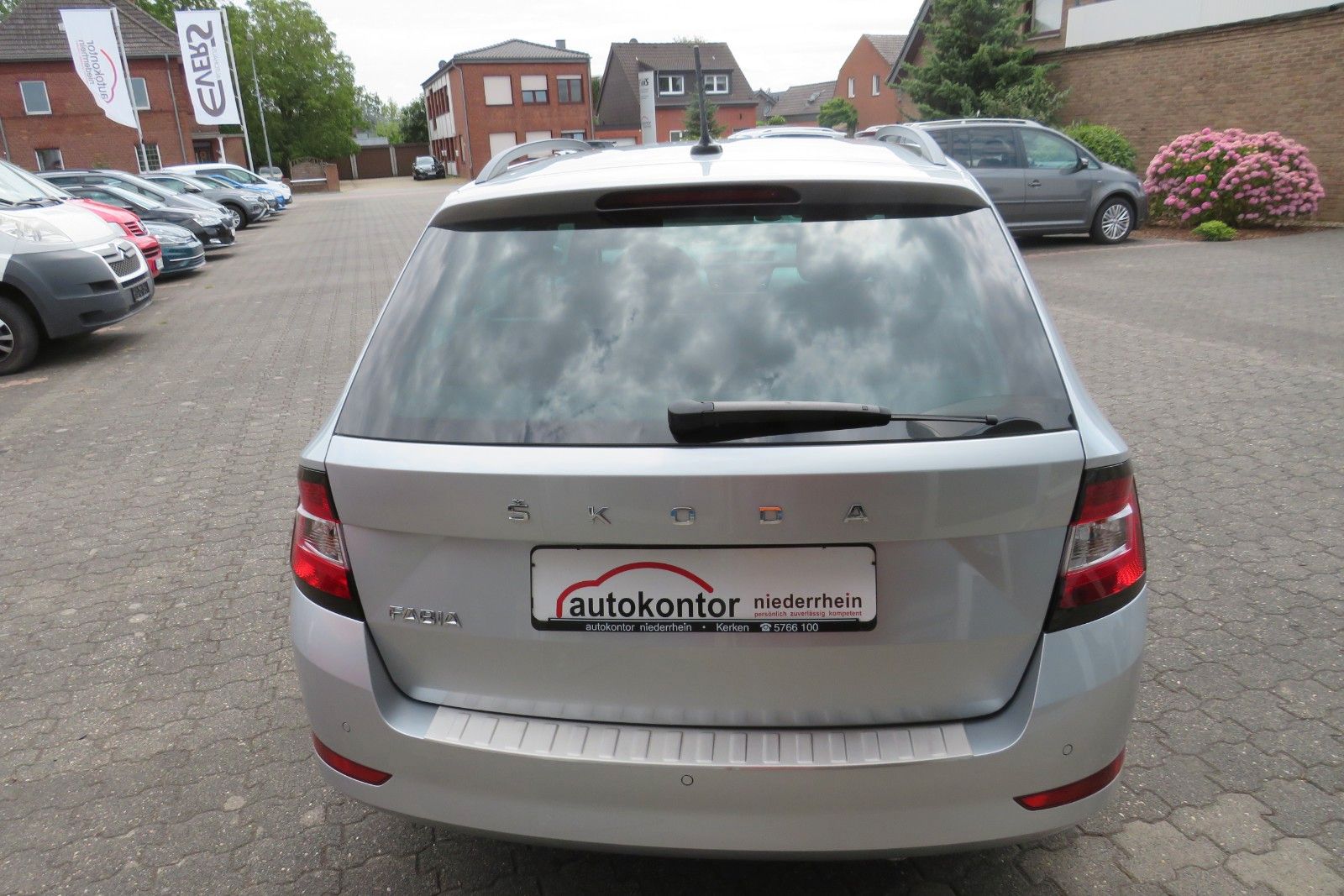 Fahrzeugabbildung SKODA Fabia Combi Ambition KLIMA SITZH. GRA PDC APP-C.