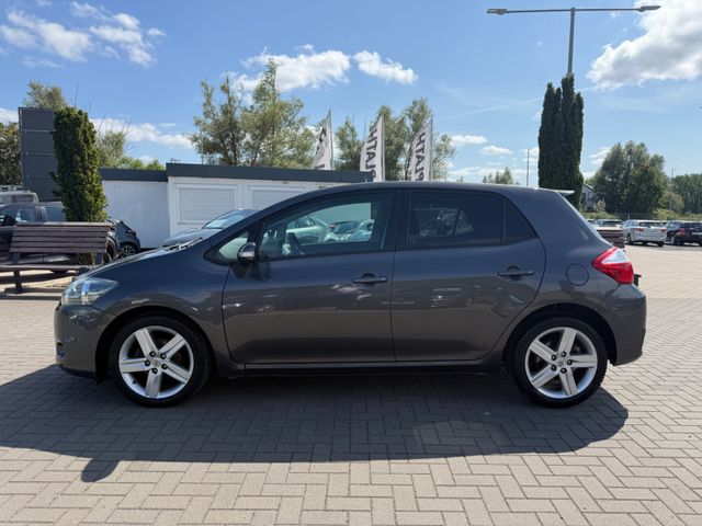 Toyota Auris Club