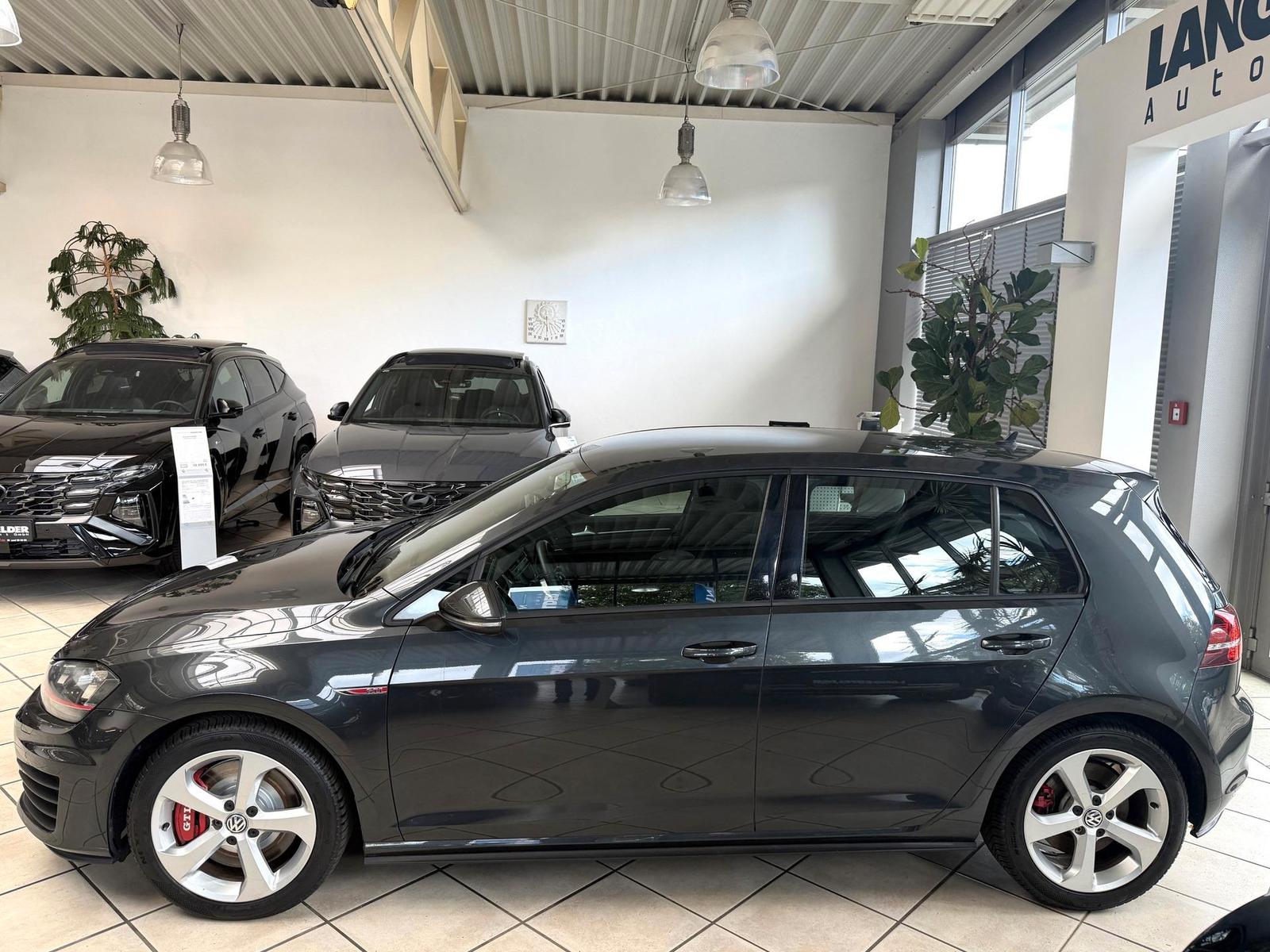 Volkswagen Golf 2.0 GTI Performance 1.HAND|KAMERA|SCHECKHFT