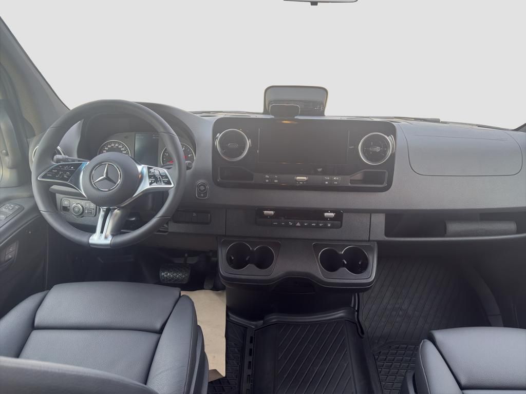 Fahrzeugabbildung Mercedes-Benz Sprinter 319 CDI Tourer PRO 4x4 OFFRAOD Spezial