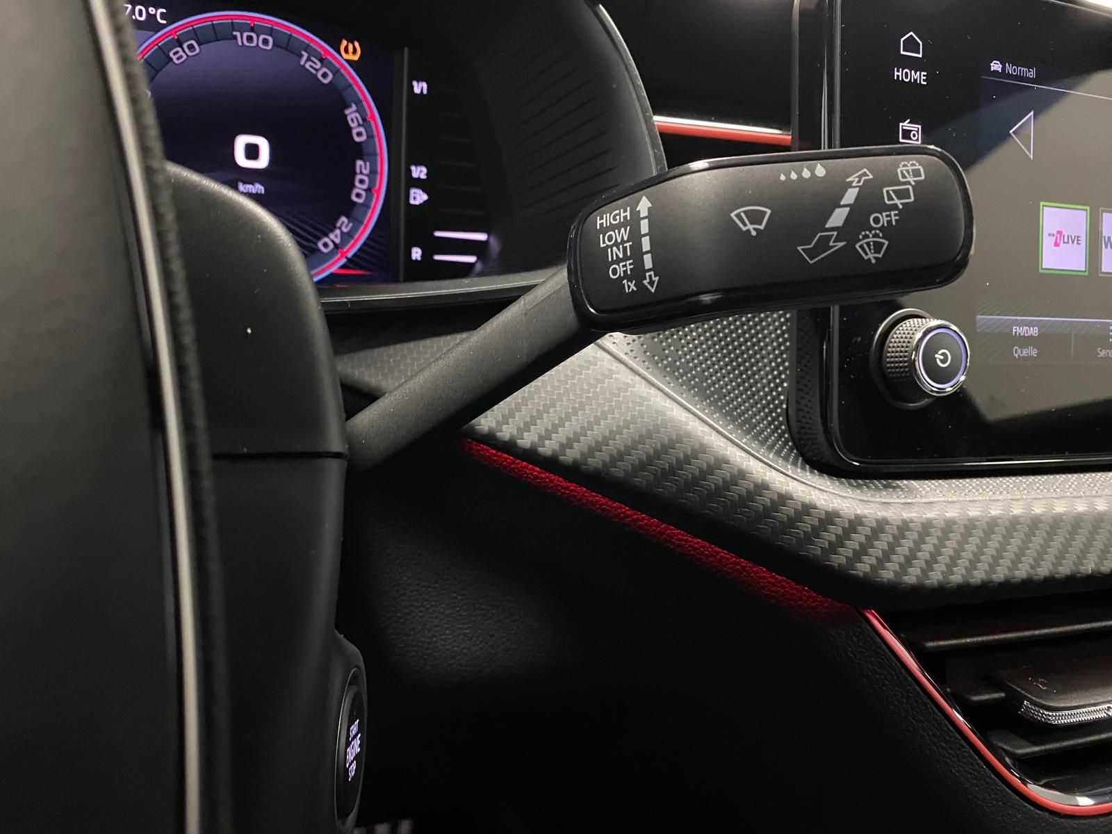 Fahrzeugabbildung SKODA Kamiq 1.5 TSI DSG Monte Carlo+MATRIX+PANO+5J GAR