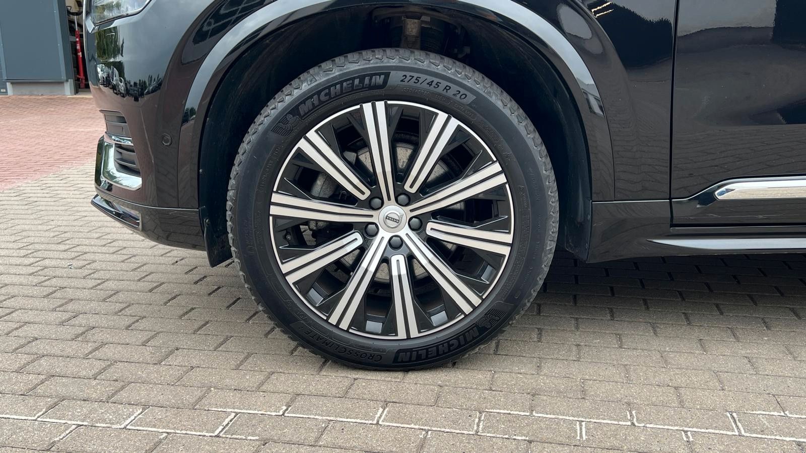 Fahrzeugabbildung Volvo XC90 B5D AWD Plus Bright*LED*STHZ*360*AHK*ALARM