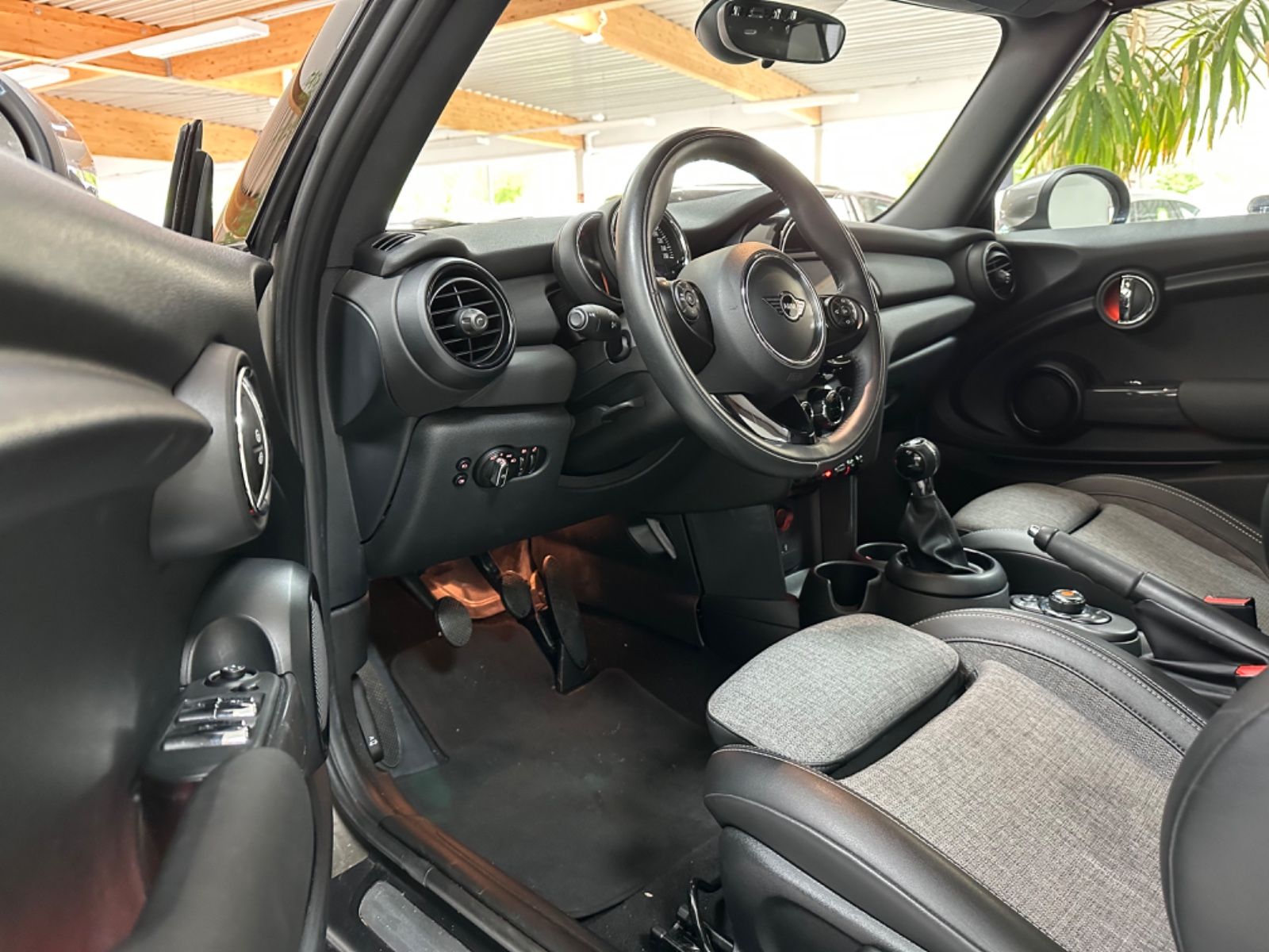 Fahrzeugabbildung MINI MINI ONE Cabrio