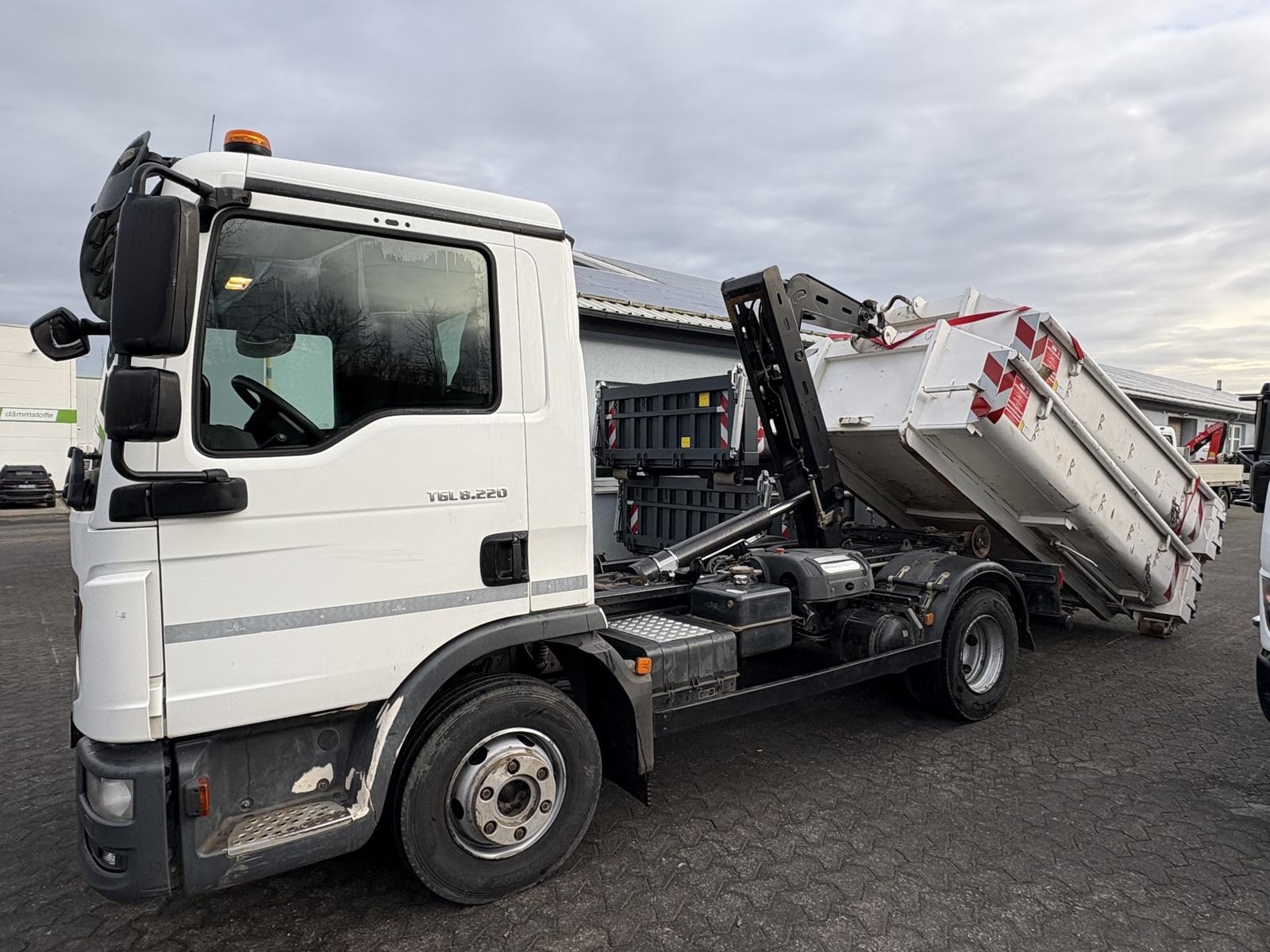 MAN TGL 8.220 City Abrollkipper Aut., 2 x AHK 8.190