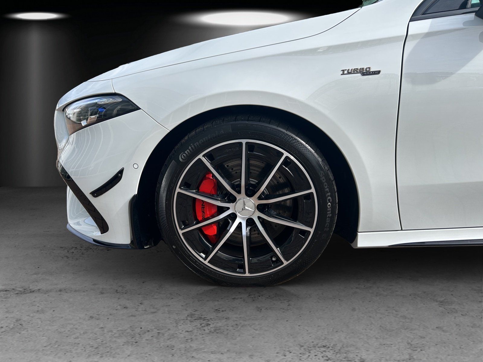 Fahrzeugabbildung Mercedes-Benz A 35 AMG Prem+ DISTRO Perf.Sitze AERO Pano Burme