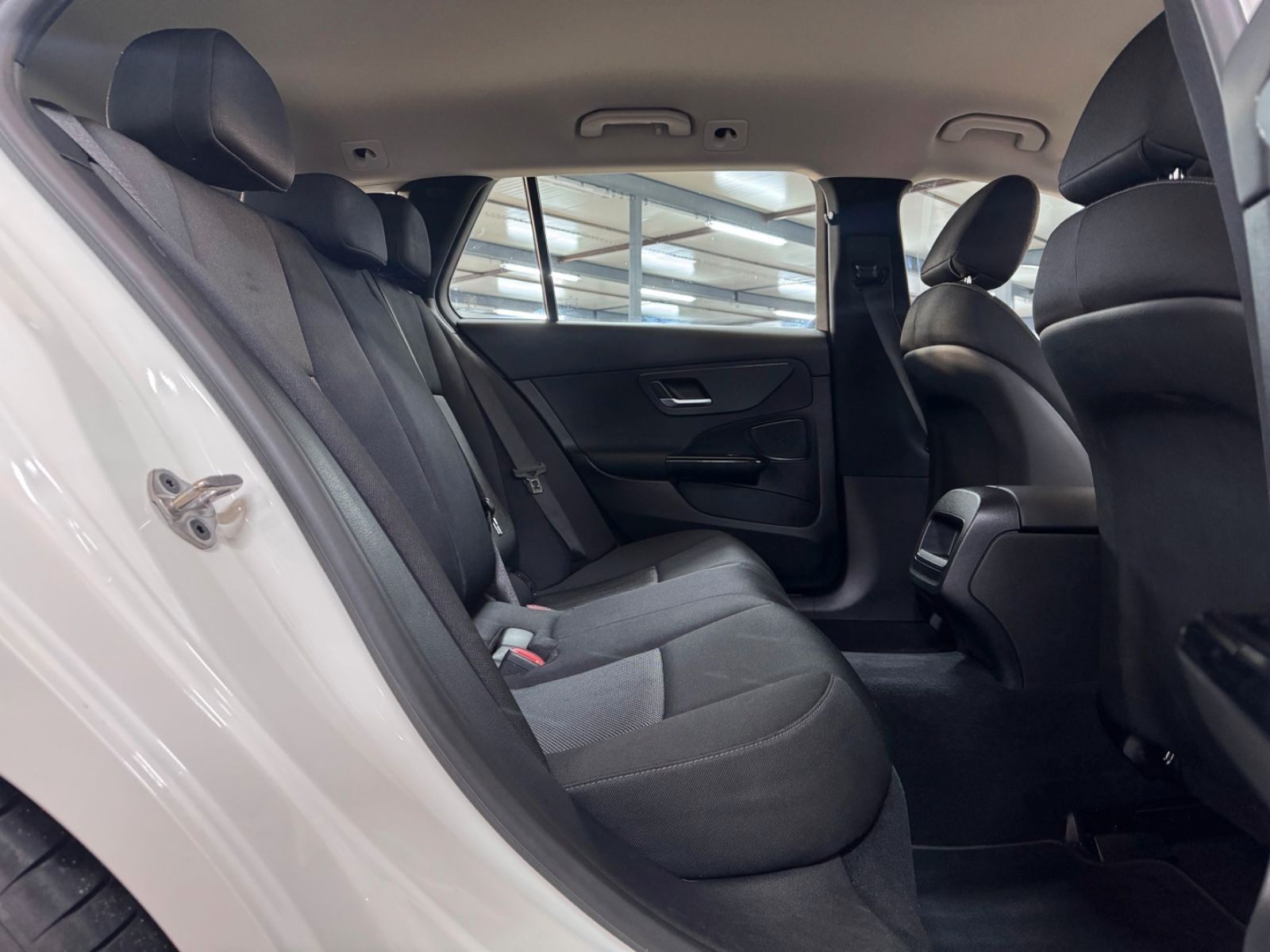 Mercedes-Benz C 220 d T SPORT*BUSINESS*MBUX*KAME*1.HAND foto 8