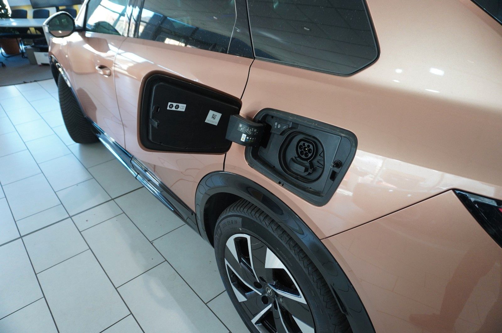 Fahrzeugabbildung Opel Grandland ELECTRIC GS SPORT 73KWH NAVI/360° /HUD