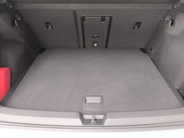 Fahrzeugabbildung Volkswagen Golf VIII 1.5 TSI Goal LED ACC NAVI RÜCKKAM ALLW