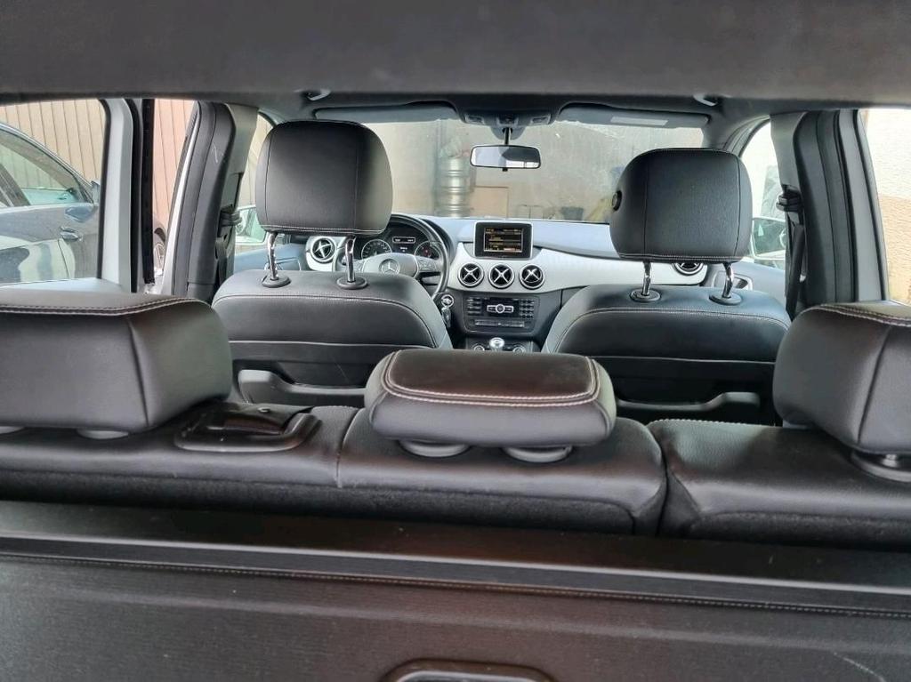 Mercedes-Benz B 200