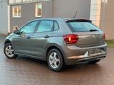 Volkswagen Polo VI Comfortline Klima SHZ ALU PDC - Volkswagen Polo: Grau, Isofix