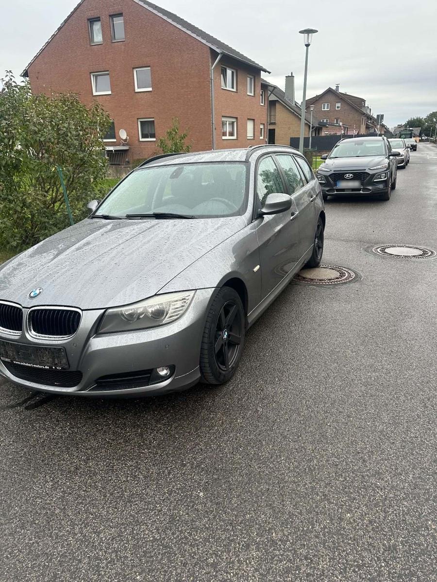 BMW 318 2012 — photo 11
