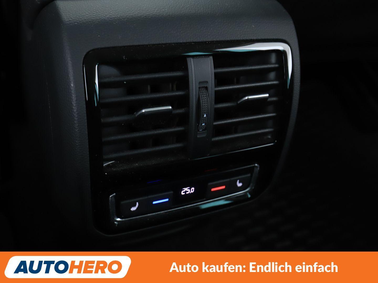 Volkswagen Passat 1.5 TSI ACT Highline Aut.*NAVI*LED*PDC*