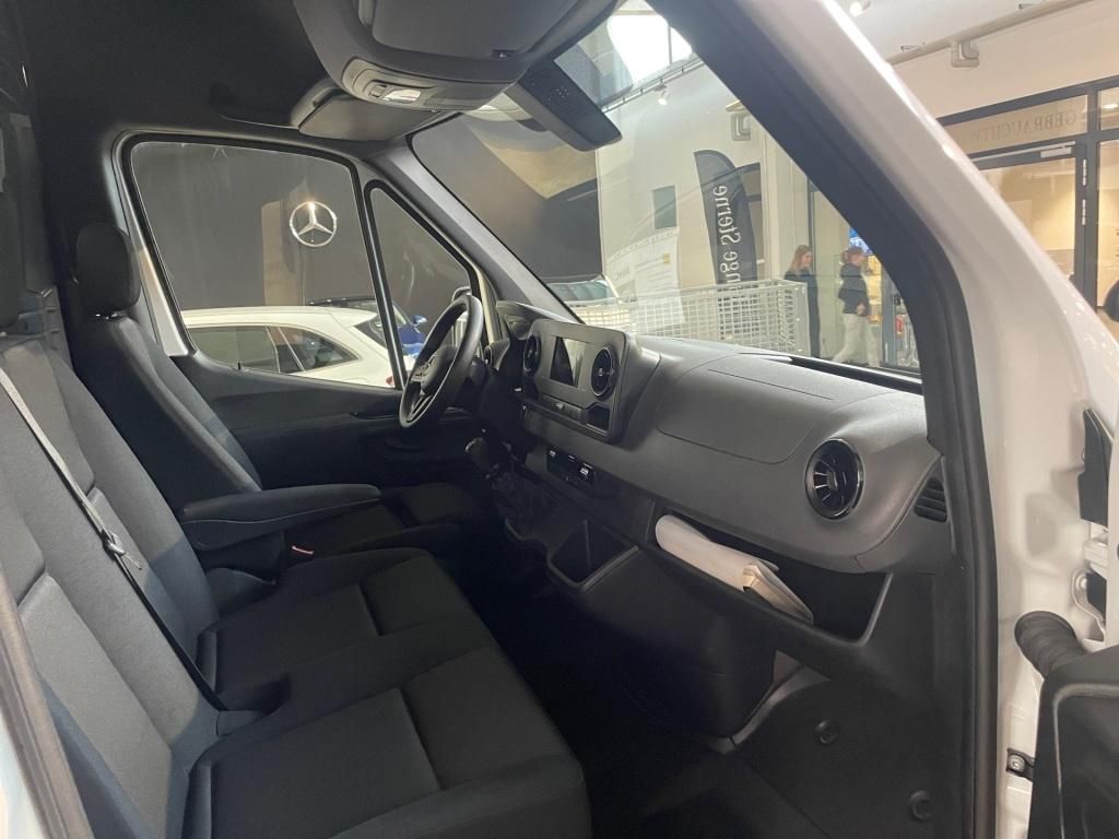 Fahrzeugabbildung Mercedes-Benz Sprinter 317 Kasten L3H2 Schwingsitz RFK MBUX