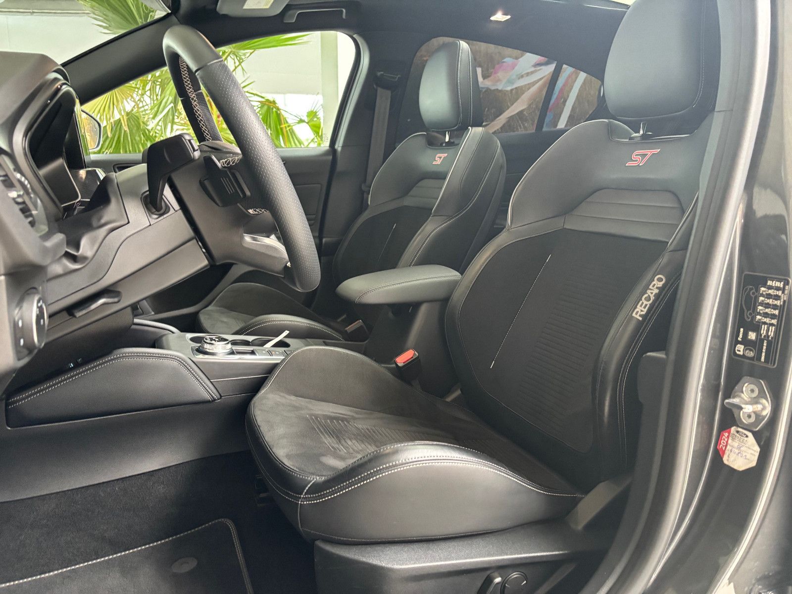 Fahrzeugabbildung Ford Focus  ST-Line +LED+Sport*