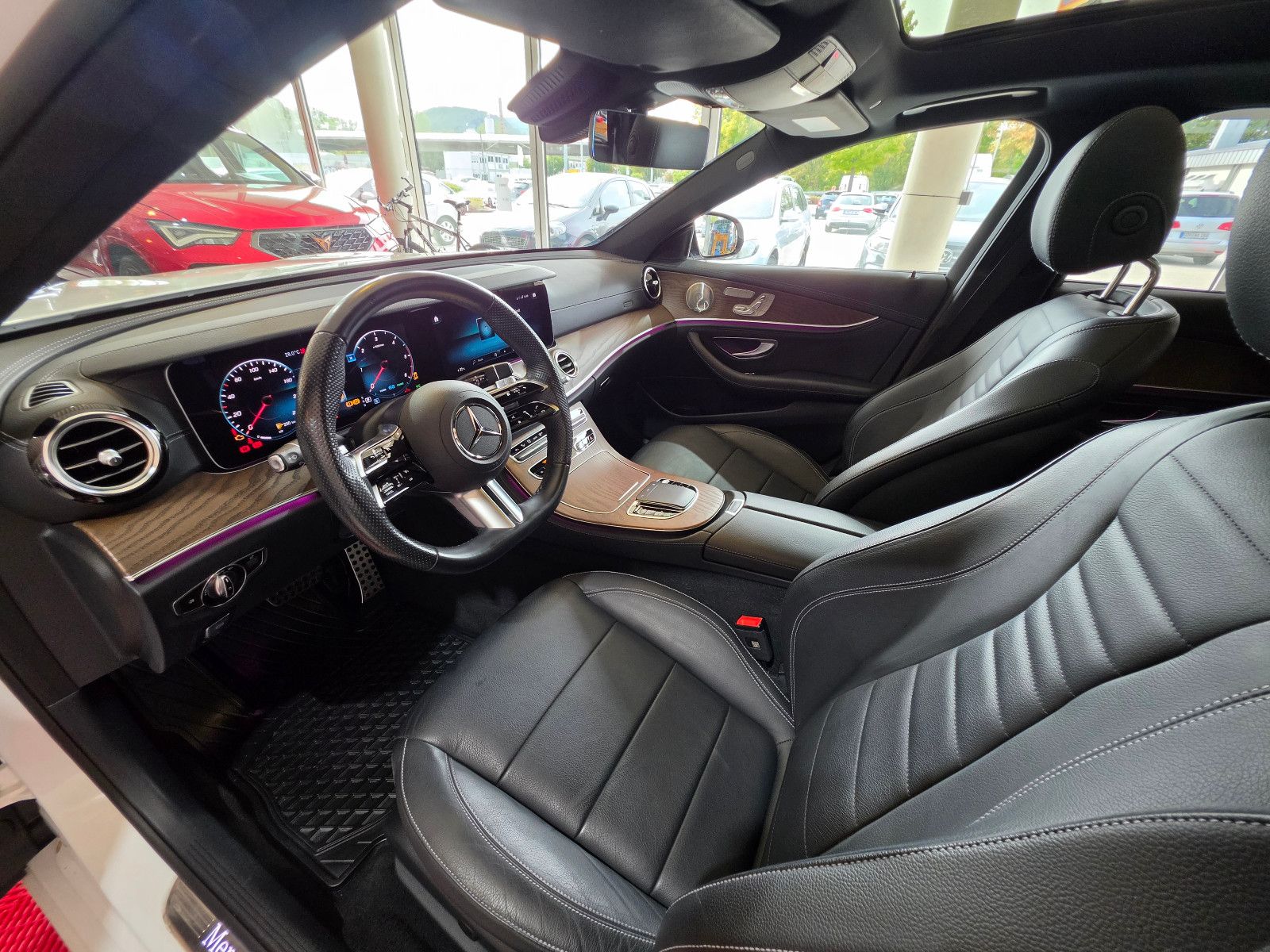 Mercedes-Benz E 220 d 4Matic AMG Line BURMESTER STANDH PANO foto 10