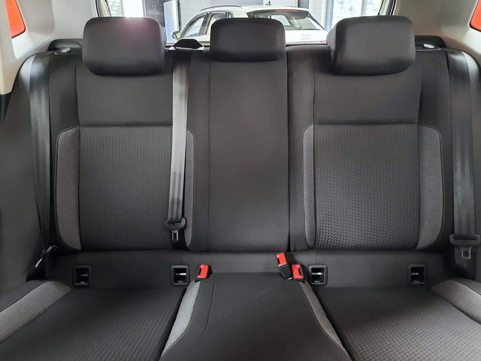 Fahrzeugabbildung Volkswagen Polo Life TSI *AHK*LED*PDC*Sitzhzg.*App-Con.*ACC