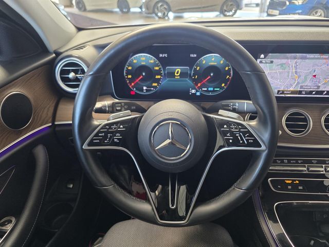 MERCEDES-BENZ E 200 — Foto 20
